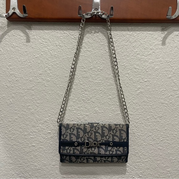 - Christian Dior Bifold Monogram Wallet with unbranded chain - Picture 15 of 16